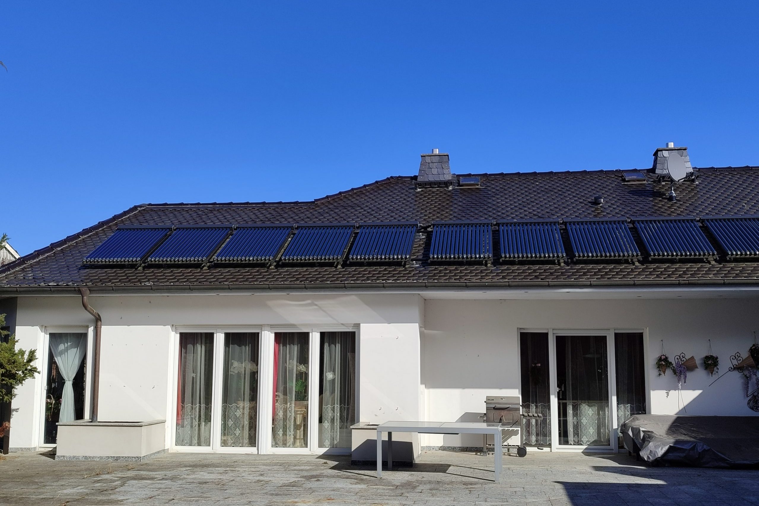 thermische Solaranlage außen