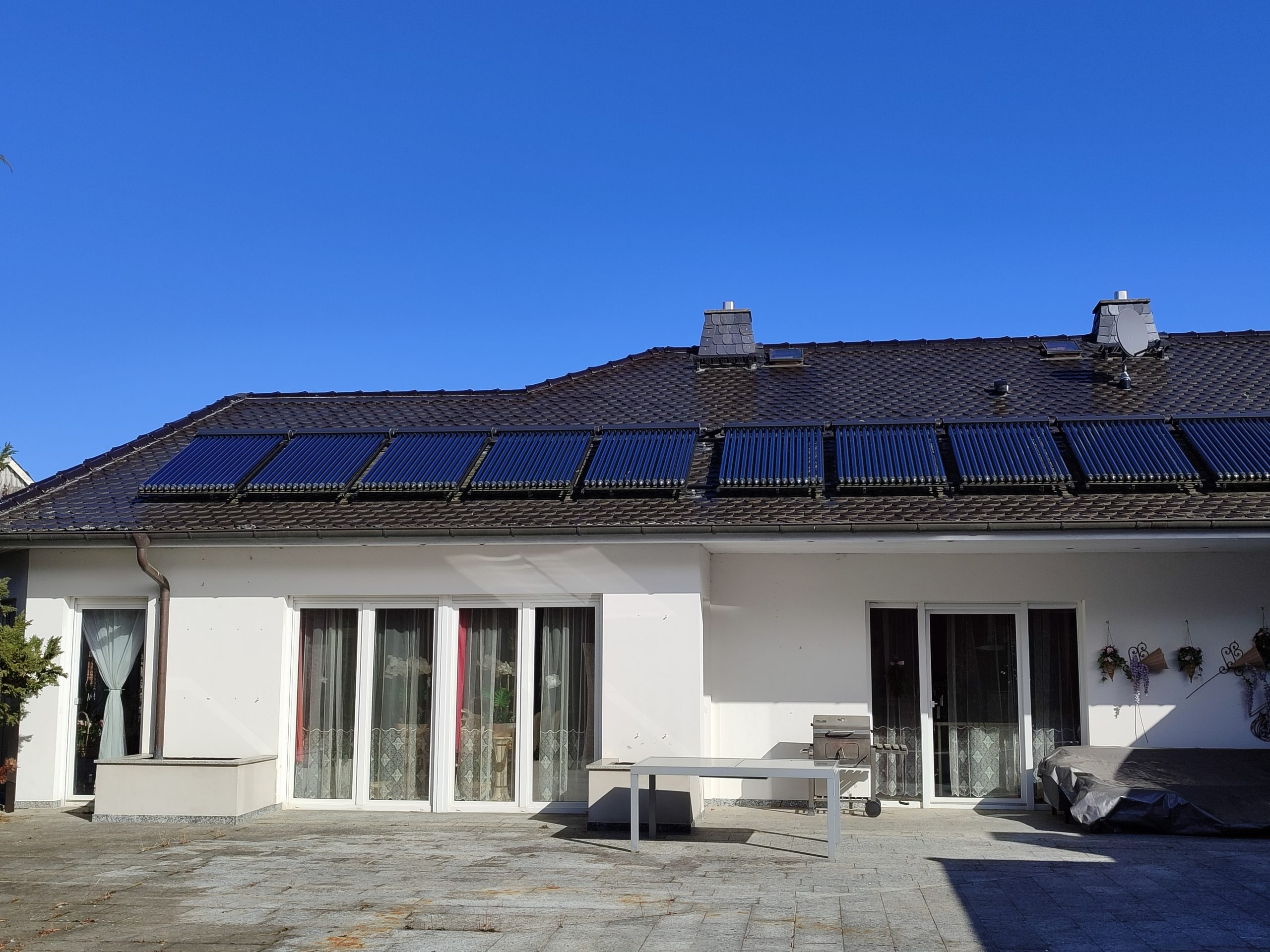 thermische Solaranlage außen